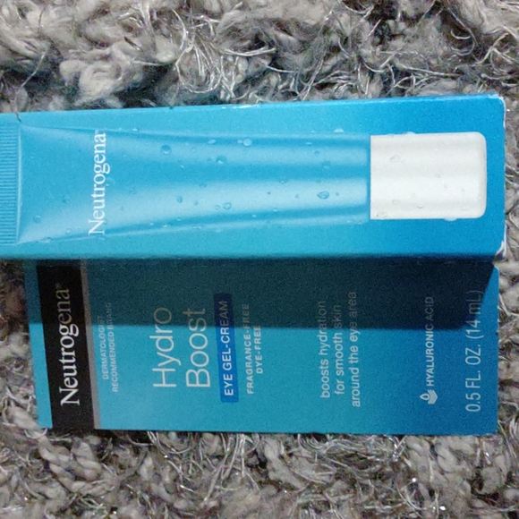(4) NEUTROGENA HYDRO BOOST EYE, SCRUB, HYDRATING SERUM, MASK - Picture 2 of 5